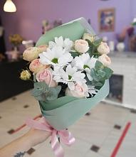 Букет цветов из:  Хризантемы и Розы #REPLACE_PRED# Трехгорном