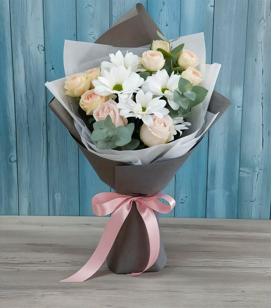 Букет цветов из: Хризантемы и Розы в Трехгорном