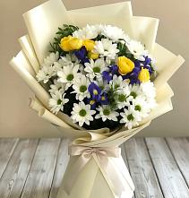 Букет цветов из:  Ирисы, Хризантемы и Розы #REPLACE_PRED# Трехгорном