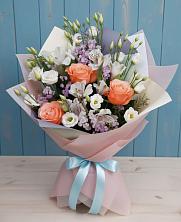 Букет цветов из:  Лизиантусы, Розы, Альстромерии и Гипсофила в Трехгорном