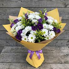 Букет цветов из:  Ирисы, Хризантемы и Ромашки в Трехгорном