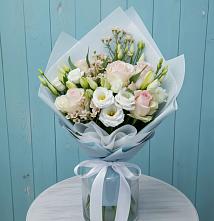 Букет цветов из:  Розы и Лизиантусы в Трехгорном